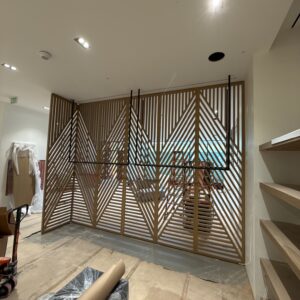 Retail fixture installation in a commercial retail store